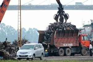 Nổ lò nấu phôi thép, 4 công nhân bỏng nặng