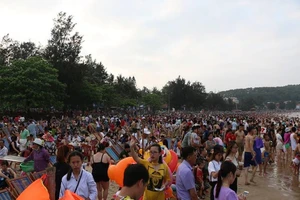 Cận cảnh Đồ Sơn, Hạ Long “thất thủ“