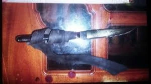 Người đàn ông dùng dao tự sát chưa rõ lý do