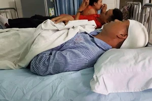 Hải Phòng: Côn đồ đi trên 2 ô tô vào xã truy sát người