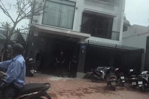 Chị cho em uống thuốc rồi tự gây thương tích