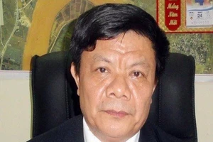 Cách chức phó bí thư kiêm chủ tịch huyện An Lão