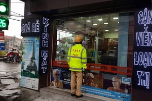 Hình ảnh dễ thương của Công an Hải Phòng ở 'chảo lửa'