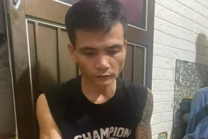 Bắt hai kẻ chuyên cung cấp 'hàng' cho người nghiện, thu giữ gần 6.000 viên ma túy tổng hợp