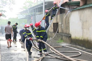 Cửa hàng ở Quảng Bình cháy lúc rạng sáng, thiệt hại hàng tỉ đồng 