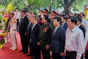 Tưởng niệm 50 năm ngày hy sinh của các Anh hùng liệt sỹ tại Hang Tám Cô