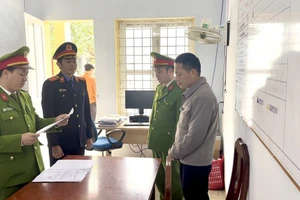 Bị khởi tố vì gửi tê tê xuống phố tiêu thụ