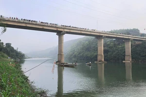 Nam sinh lớp 9 ở Quảng Bình nhảy cầu tự tử