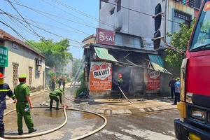 1 quán ăn ở Quảng Bình bị lửa thiêu rụi 