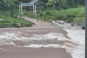 Lũ gây chia cắt cục bộ tại huyện miền núi Quảng Bình