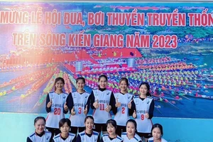 Dàn 'chân dài' đánh bóng chuyền ở Quảng Bình