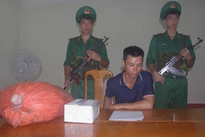 Người đàn ông vận chuyển 40 kg thuốc nổ bán cho ngư dân