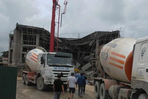 Nguyên nhân sập giàn giáo công trình Trung tâm Văn hóa ở Quảng Bình