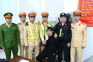 Vượt chốt công an