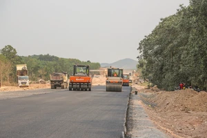 Hình hài cao tốc Bắc-Nam qua Quảng Bình sau hơn 1 năm thi công