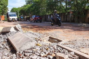 Nhiều tuyến đường tại TP Đồng Hới thi công nham nhở vì ‘hụt’ vốn