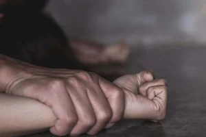 Nữ sinh lớp 10 nghi bị xâm hại tập thể sau cuộc nhậu