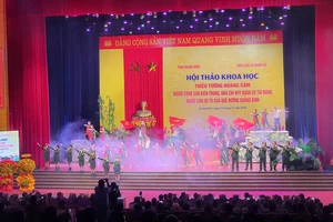 Hơn 400 đại biểu tham dự hội thảo khoa học về Thiếu tướng Hoàng Sâm