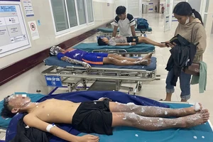 4 học sinh bị bỏng nặng vì chế pháo nổ theo công thức trên mạng