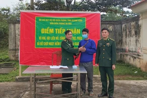 Nhặt được khẩu súng AK-47 khi đi làm rẫy