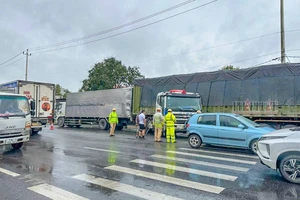 Tai nạn liên hoàn 4 ô tô và 1 xe máy trên quốc lộ 1A 