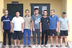 Quảng Bình: Triệt phá đường dây cá độ bóng đá qua mạng hơn 300 tỉ đồng