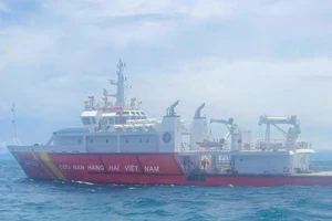 Cứu thêm 7 thuyền viên của tàu Công Thành 07 khi đang trôi dạt trên biển