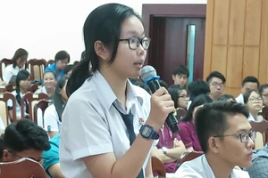 'Bạn em bị chửi vì mang giày hàng hiệu nhái'