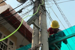 Clip: Lắp camera, tuần tra 24/24 'chợ' ma túy ở Hóc Môn