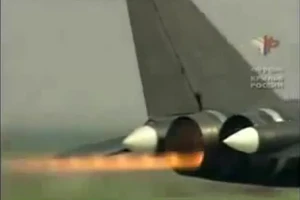 Màn nhào lộn cực đỉnh của 'Đại bàng cánh ngược' Su-47