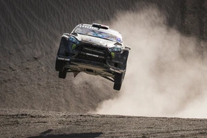 Xe độ bay nhảy, chơi đùa với trọng lực