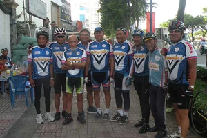 Cuarơ xe đạp U-80, U-90 phăm phăm trên mọi nẻo đường