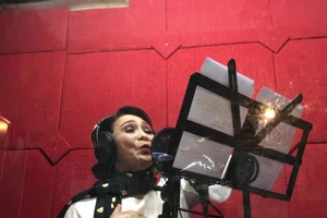 Nghệ sỹ Bạch Tuyết ca vọng cổ... 'Em Gái Mưa'