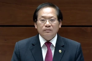 Bộ trưởng Trương Minh Tuấn nói về việc xử lý sim rác