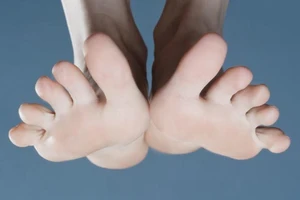 Nghe bàn chân nói chuyện sức khỏe 