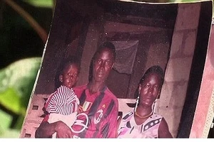 Dịch Ebola bắt nguồn từ bé trai chơi gần đàn dơi