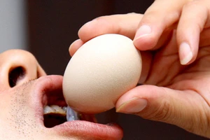 Hiểm họa ăn trứng ung để tăng cường bản lĩnh phòng the