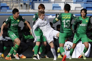 Ancalotti dùng nuôi dưỡng “thần đồng” Odegaard ra sao?