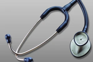 Tình huống tế nhị và sự ra đời của tai nghe bác sĩ