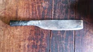 Tạm giữ nghi can dùng dao chém chết bố