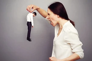 Ghen tuông như đao phủ