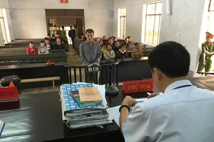 13 năm tù cho giám đốc lừa xin việc, 'chạy án'