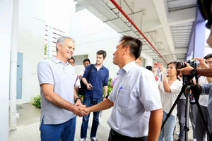 Mourinho: “Tôi có mặt tại đây thì sẽ có tin tôi làm HLV tuyển Singapore”