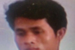 Bắt giam kẻ đòi ‘yêu’ không được đâm bé gái hàng chục nhát dao