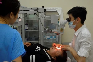 Phẫu thuật mắt miễn phí cho người dân Cần Giờ