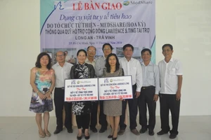 MedShare tặng vật tư y tế cho Trà Vinh, Long An