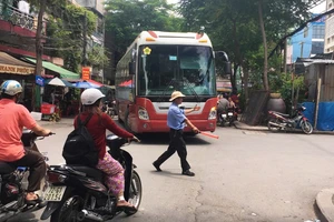 Xe dù bến cóc làm thất thu thuế hàng nghìn tỷ