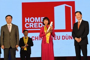 Home Credit bốn năm liên tiếp nhận giải Rồng Vàng