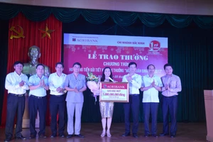Agribank trao giải đặc biệt 1 tỉ đồng cho khách hàng ​