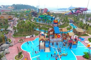 Đến công viên nước Typhoon Water Park tránh nóng